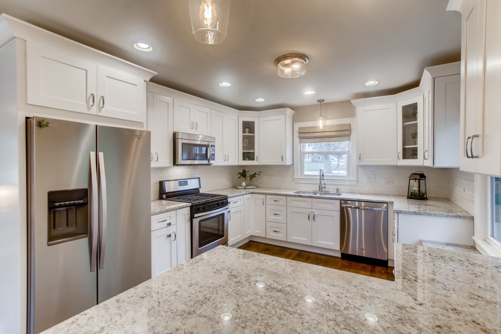 908 Oxford Road Glen Ellyn, IL 60137 - Photo 12 of 32