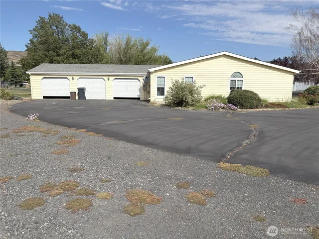 a view of a house with a outdoor space
