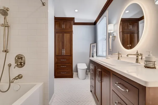 $499,900 | 141 13th Street South, La Crosse, WI 54601