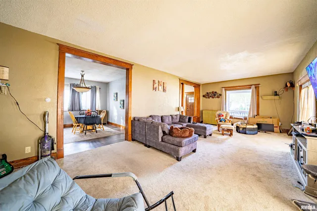 $139,900 | 604 East 3rd Street, Delavan, IL 61734