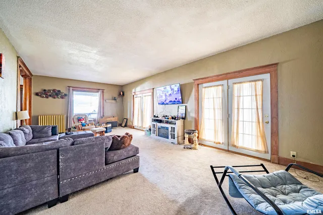 $139,900 | 604 East 3rd Street, Delavan, IL 61734