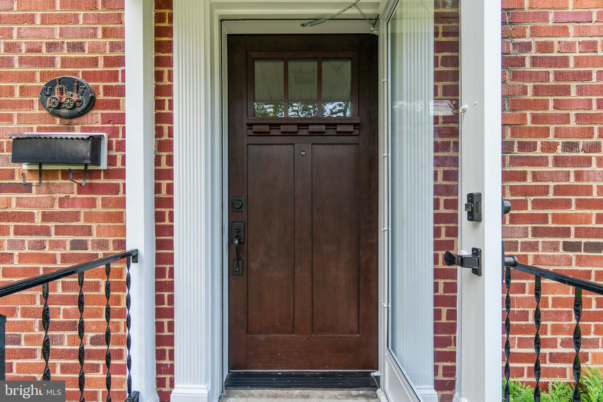 2713 Emmet Road Silver Spring, MD 20902 - Photo 3 of 45 Gracious entry