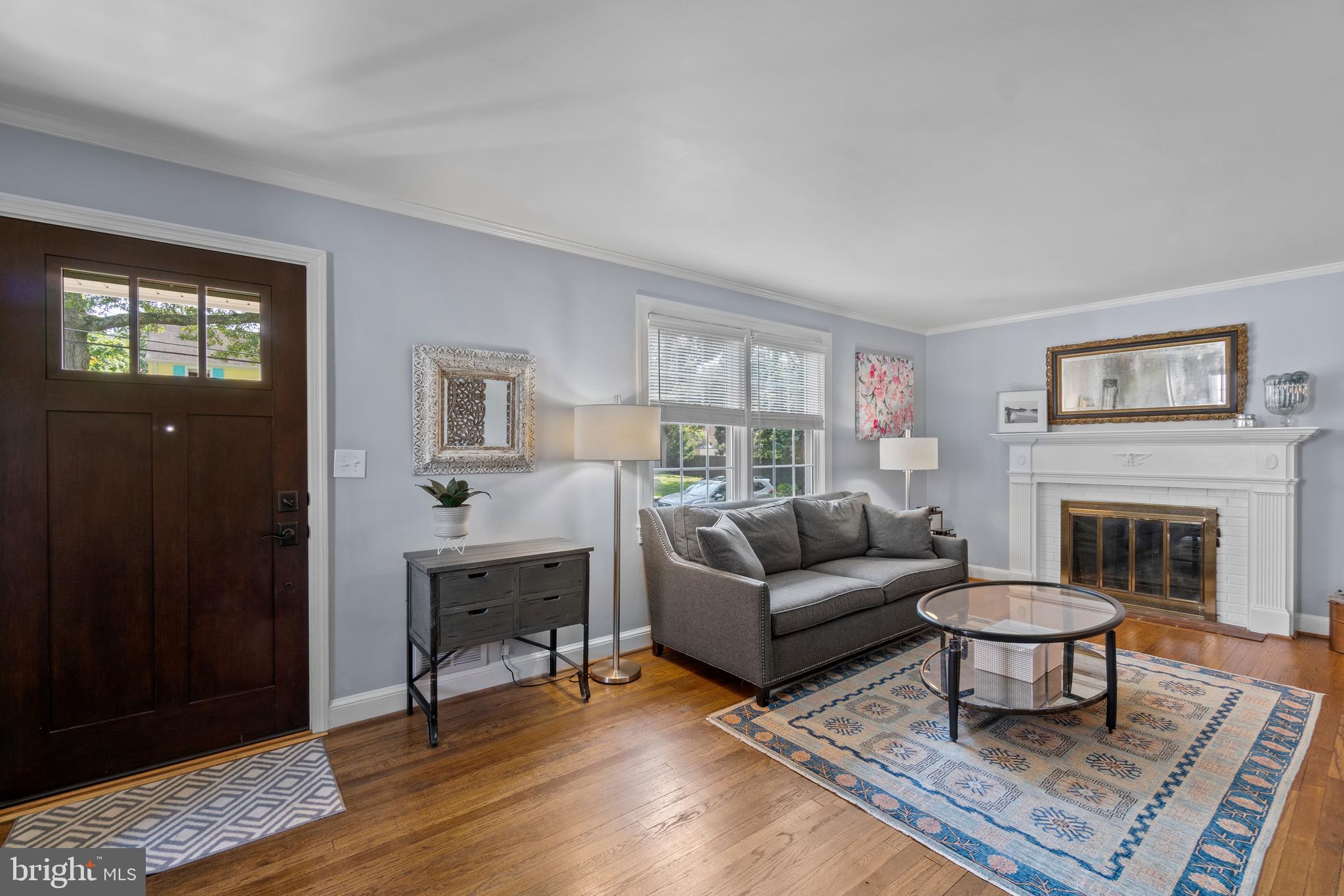2713 Emmet Road Silver Spring, MD 20902 - Photo 4 of 45 sun-filled living room