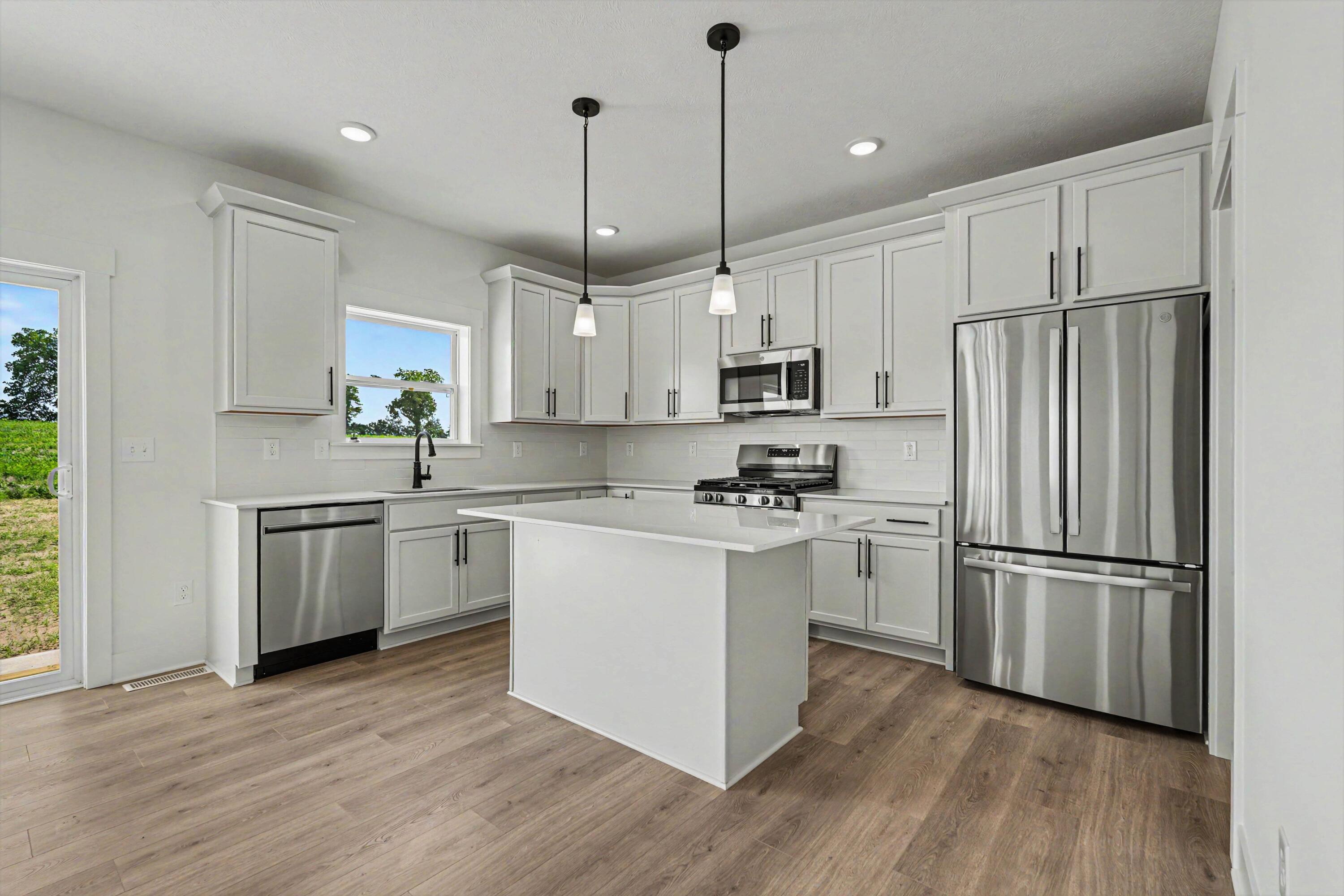 3233 Railtown Road Caledonia, MI 49316 - Photo 5 of 37 3 SNV016-E2390 9.0 Kitchen