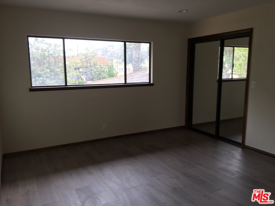 425 Wing Street Glendale, CA 91205 - Photo 26 of 40