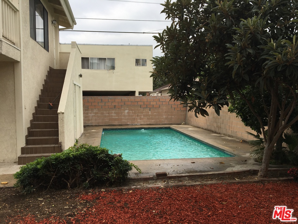 425 Wing Street Glendale, CA 91205 - Photo 4 of 40