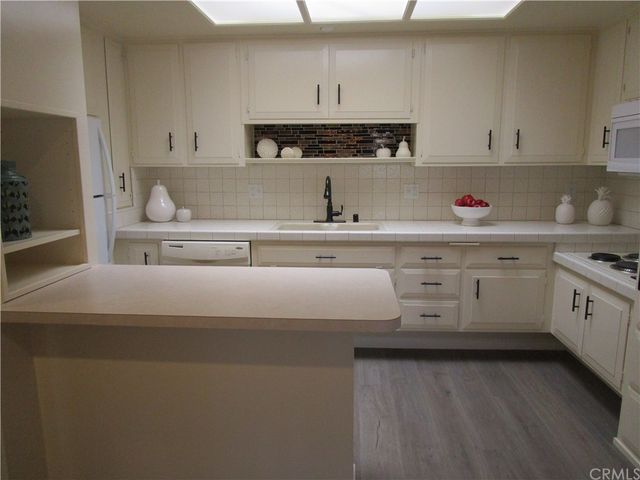 $300,000 | 1121 Northwood Road, Unit 237G, Seal Beach, CA 90740