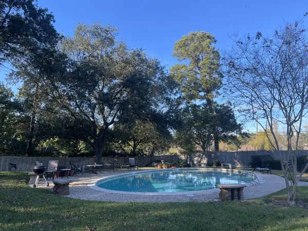 $2,900 | 44 Bayou Pointe Drive, Houston, TX 77063