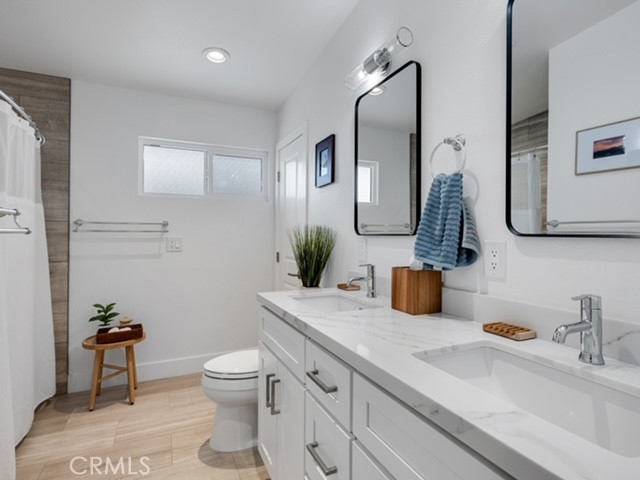 30280 Santa Rosa Road Lucerne Valley, CA 92356 - Photo 34 of 66 Master/Hall bathroom