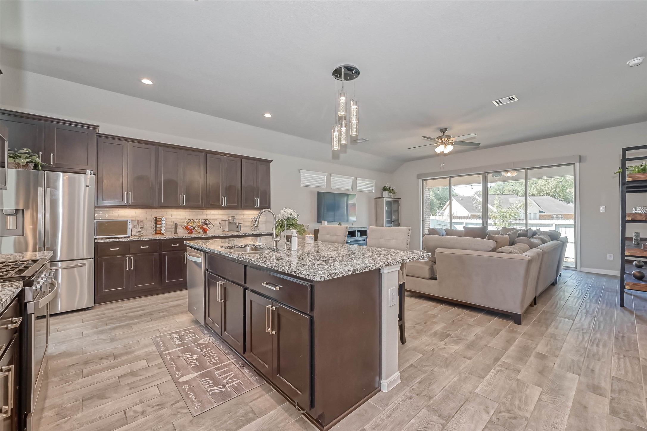 5826 Euclid Loop Rosenberg, TX 77469 - Photo 13 of 48