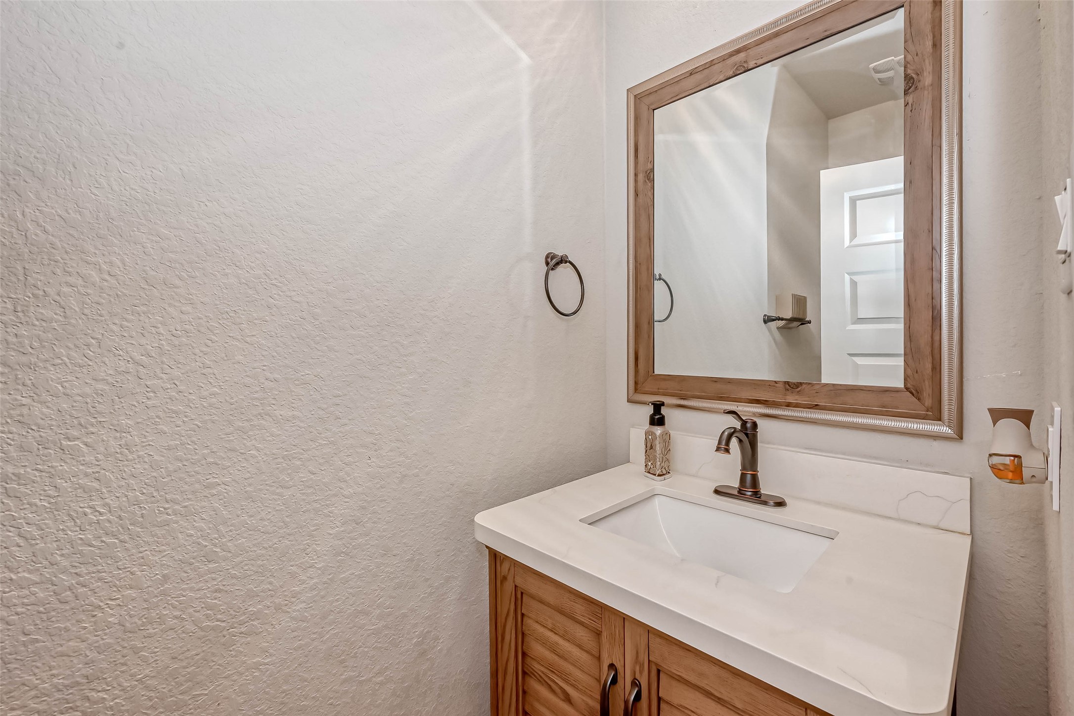5826 Euclid Loop Rosenberg, TX 77469 - Photo 22 of 48 Half Bath