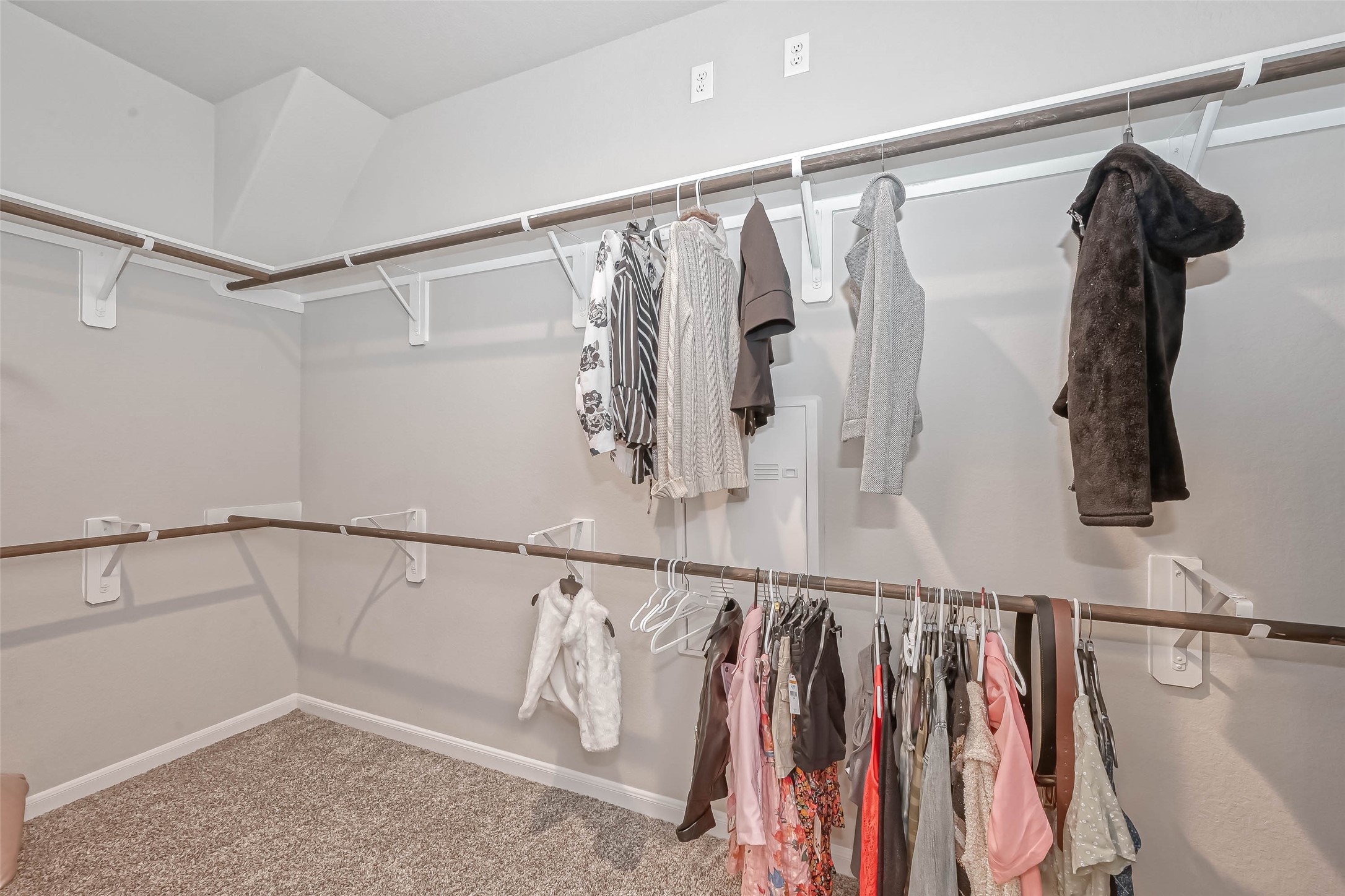 5826 Euclid Loop Rosenberg, TX 77469 - Photo 28 of 48 Primary Closet