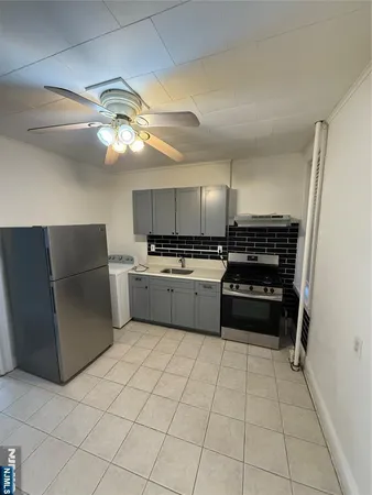 $1,900 | 322 Anderson Avenue, Fairview, NJ 07022