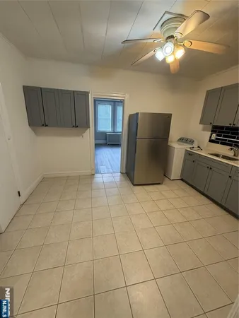 $1,900 | 322 Anderson Avenue, Fairview, NJ 07022