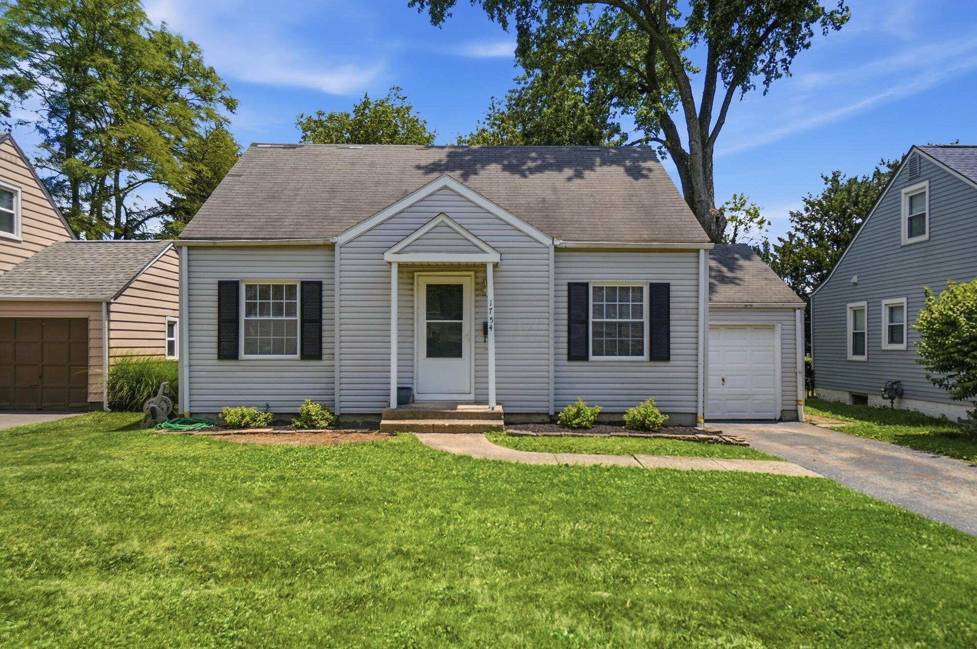 1754 Kenny Road Columbus, OH 43212 - Photo 2 of 57
