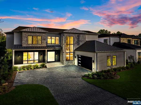 $4,300,000 | 577 Floyd Street, Englewood Cliffs, NJ 07632