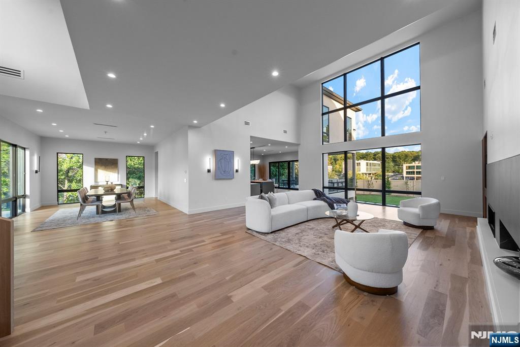 577 Floyd Street Englewood Cliffs, NJ 07632 - Photo 12 of 50