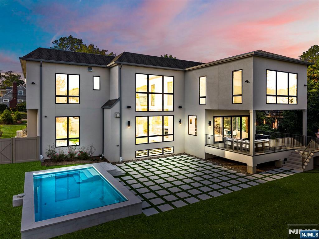 577 Floyd Street Englewood Cliffs, NJ 07632 - Photo 2 of 50