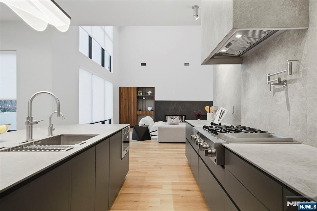 577 Floyd Street Englewood Cliffs, NJ 07632 - Photo 21 of 50