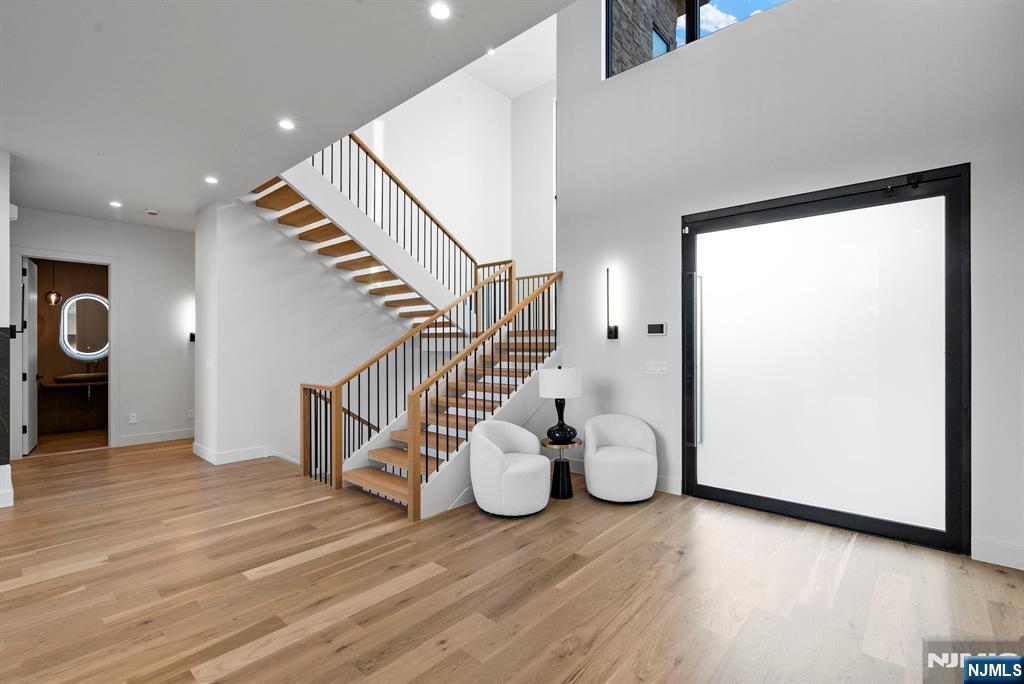 577 Floyd Street Englewood Cliffs, NJ 07632 - Photo 3 of 50