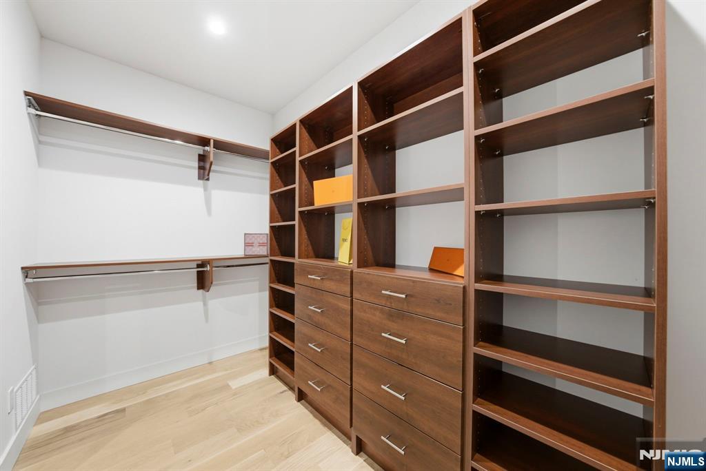 577 Floyd Street Englewood Cliffs, NJ 07632 - Photo 32 of 50