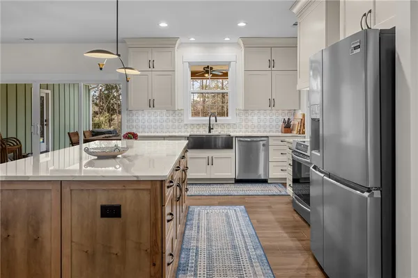 $1,150,000 | 113 South Oak Pointe Drive, Seneca, SC 29672