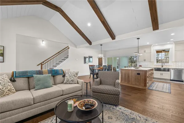 $1,150,000 | 113 South Oak Pointe Drive, Seneca, SC 29672