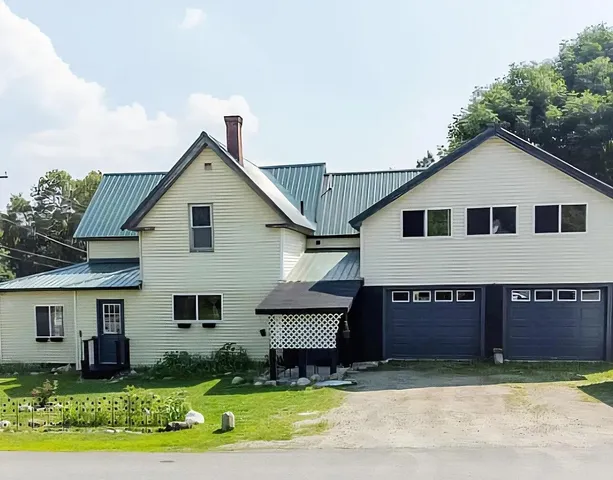 $179,900 | 10 Spruce Street, East Millinocket, ME 04430