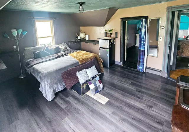 $179,900 | 10 Spruce Street, East Millinocket, ME 04430