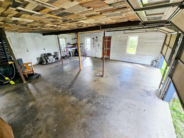 $179,900 | 10 Spruce Street, East Millinocket, ME 04430