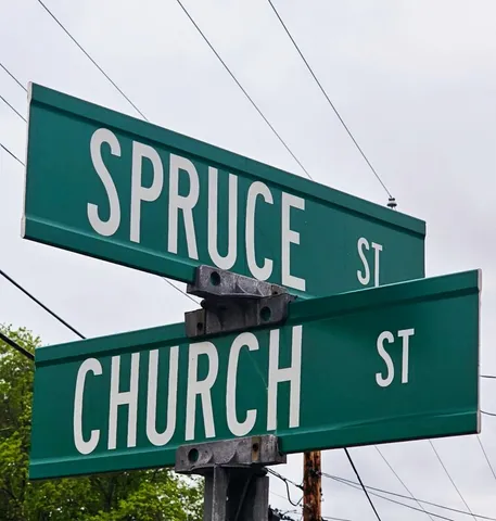 $179,900 | 10 Spruce Street, East Millinocket, ME 04430