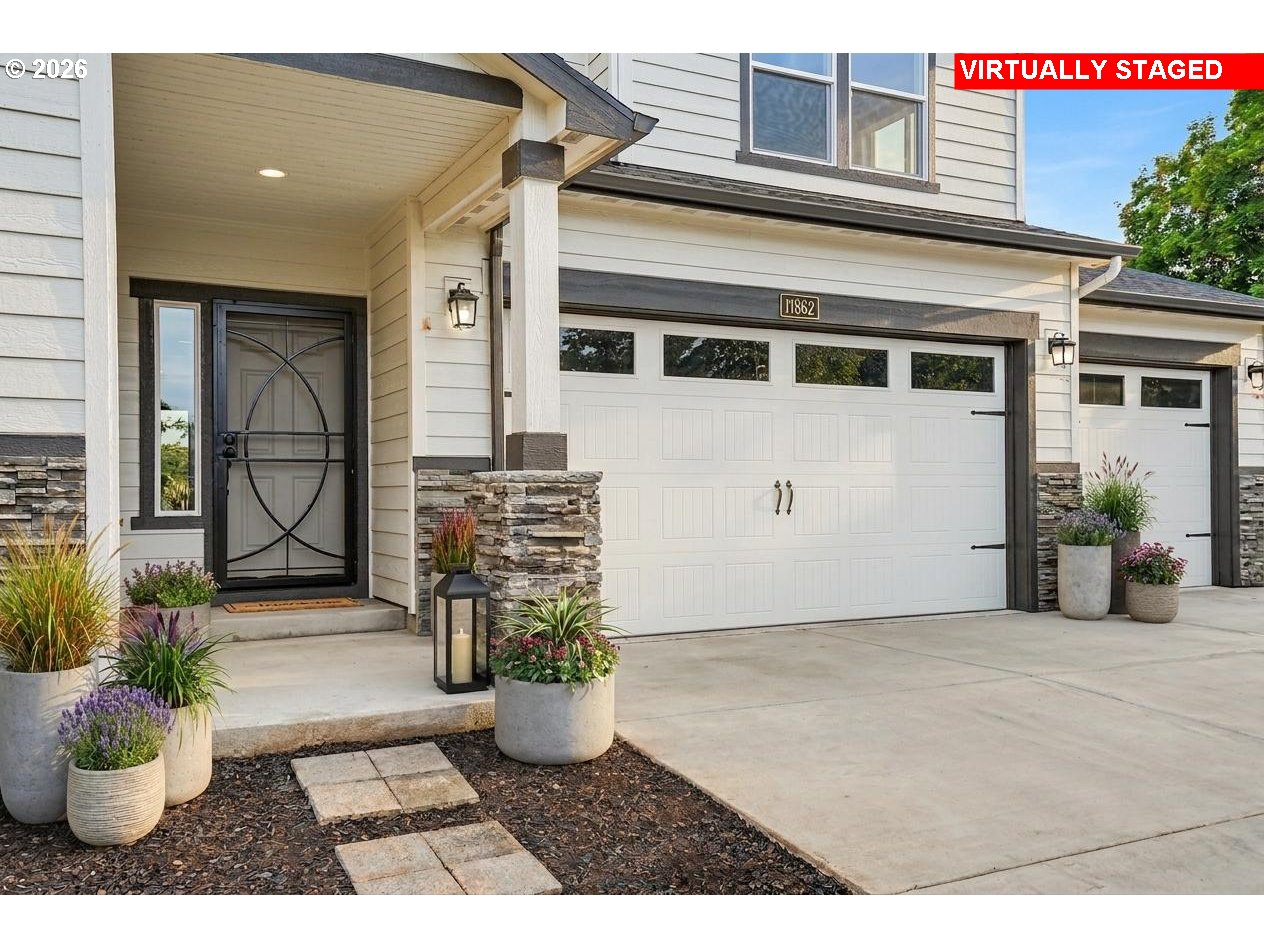 11862 Steinkamp Road Southeast Aumsville, OR 97325 - Photo 12 of 48 a view of a house with outdoor space