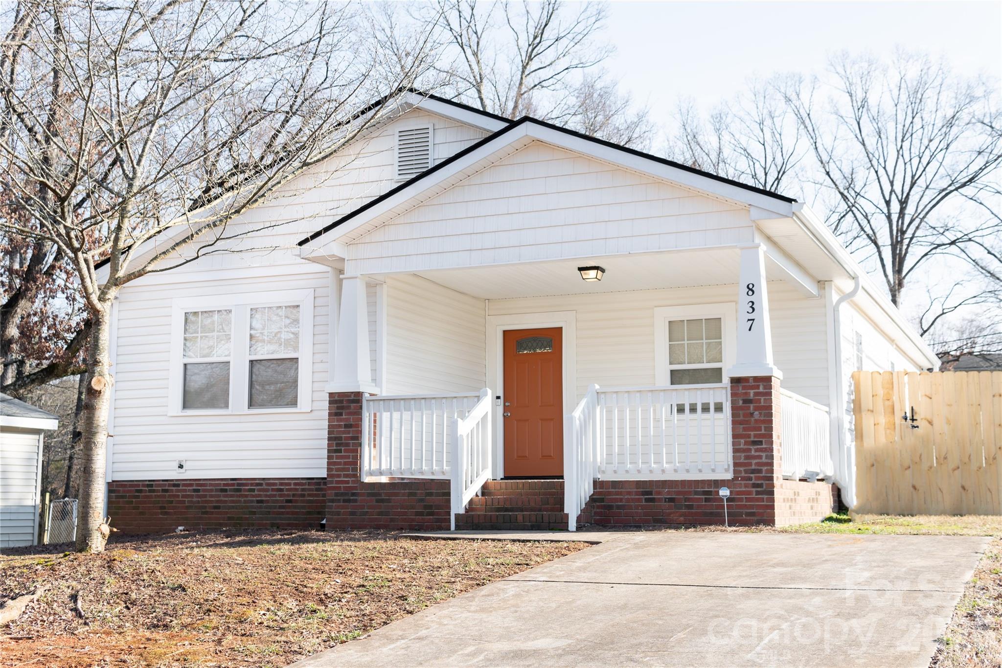 837 Rodey Avenue, Unit 20 Charlotte, NC 28206 - Photo 9 of 12 a front view of a house