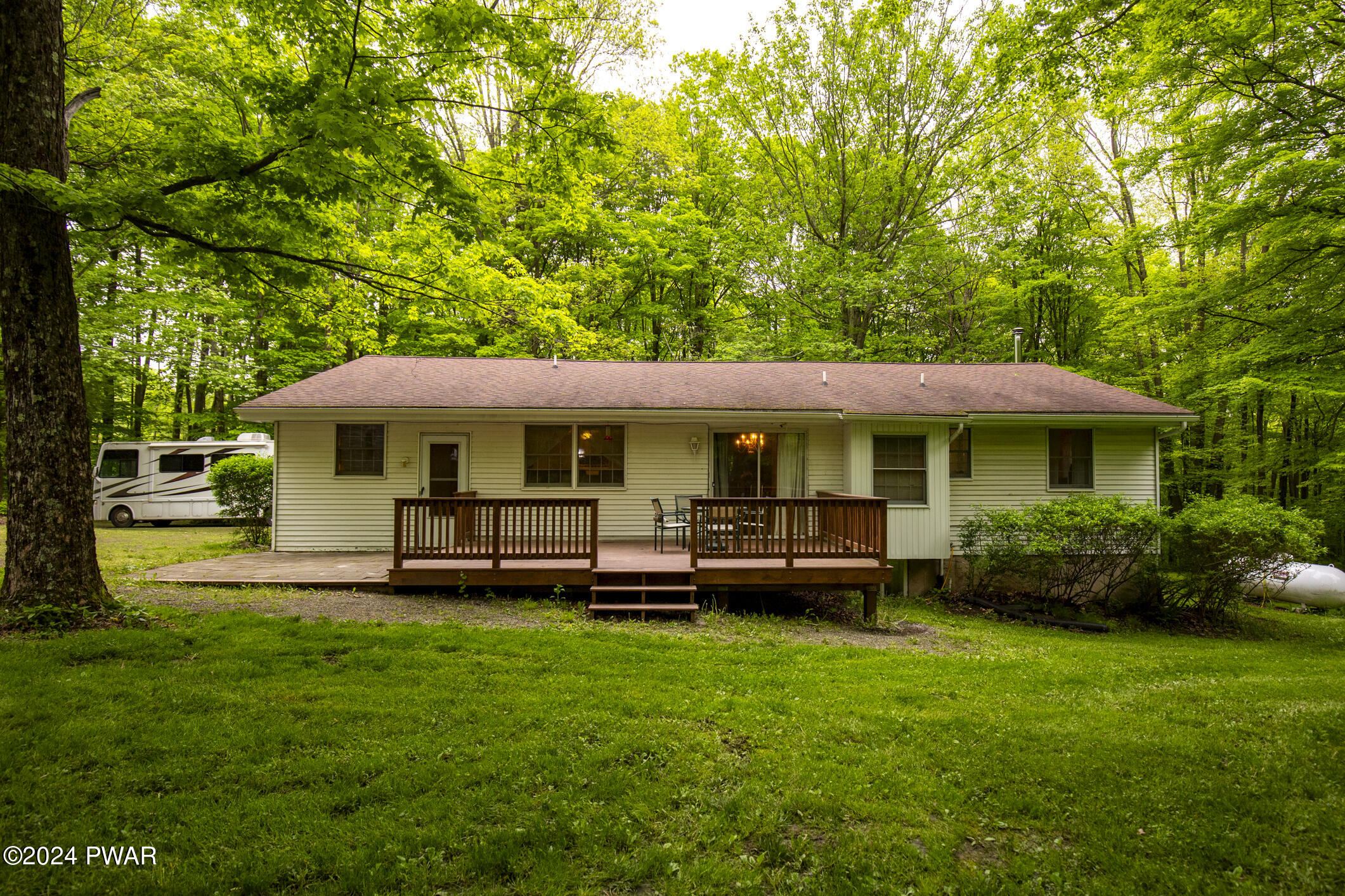 53 Pradon Road Sterling, PA 18463 - Photo 2 of 40