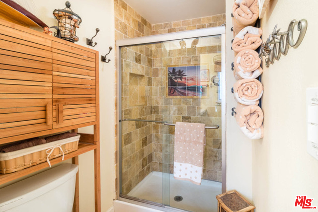 6967 Trolleyway South Playa del Rey, CA 90293 - Photo 17 of 35 Gallery Image 17