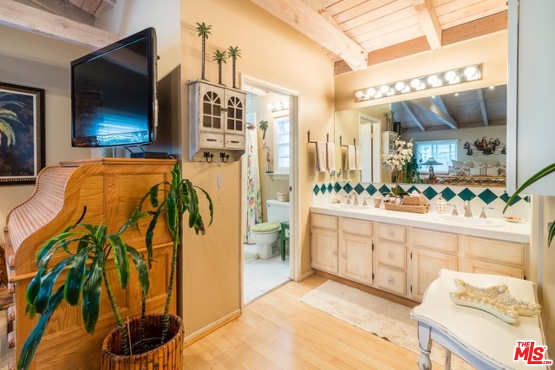 6967 Trolleyway South Playa del Rey, CA 90293 - Photo 34 of 35 Gallery Image 34