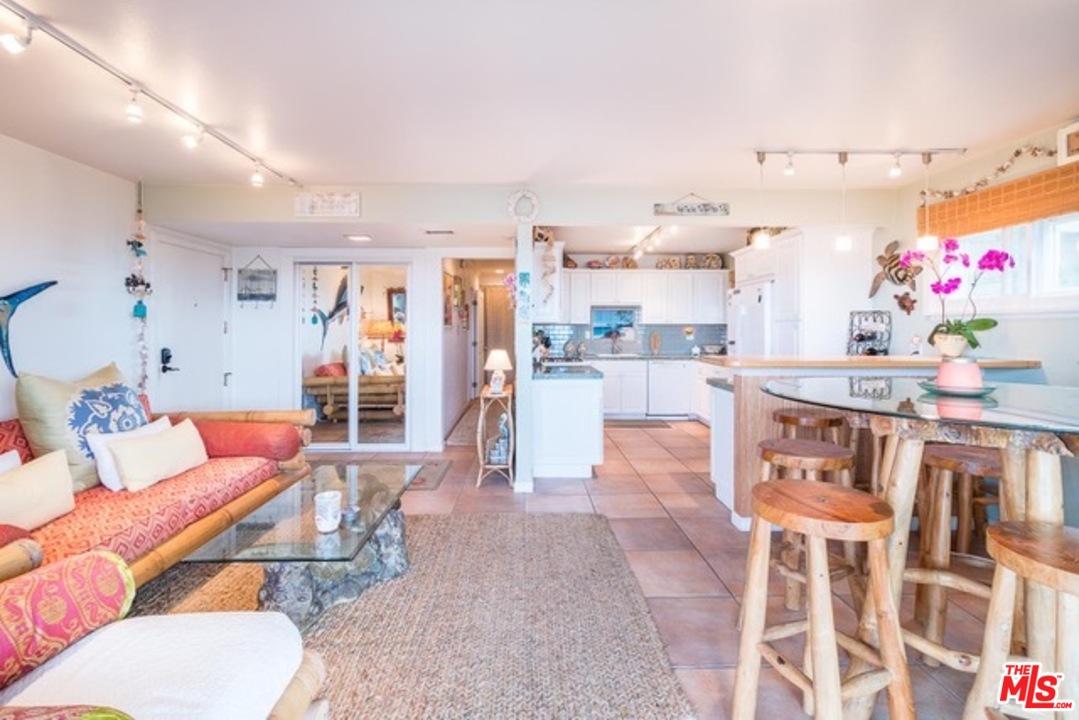 6967 Trolleyway South Playa del Rey, CA 90293 - Photo 8 of 35 Gallery Image 8