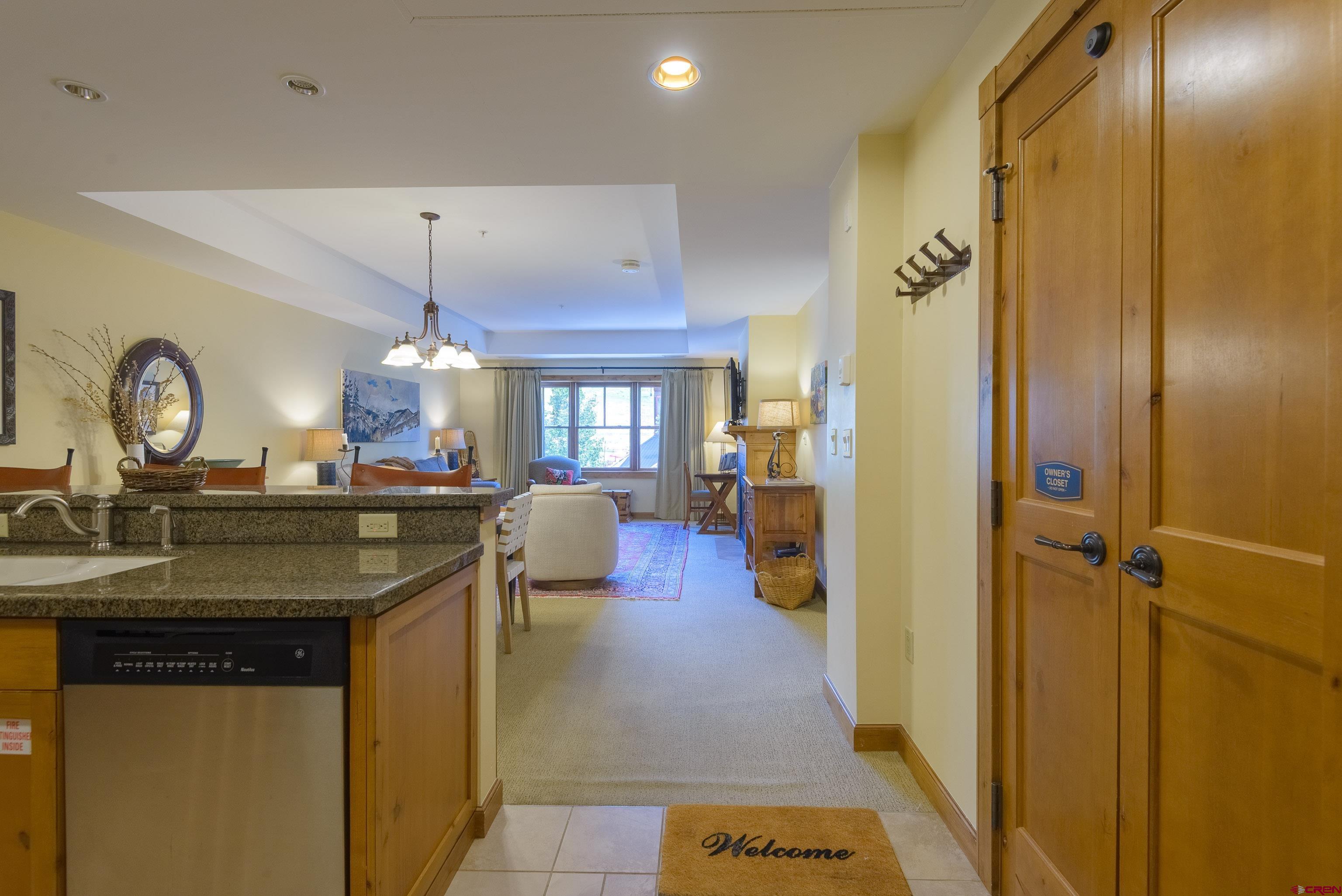 620 Gothic Road, Unit 317 Crested Butte, CO 81225 - Photo 7 of 43 a view of living room and kitchen