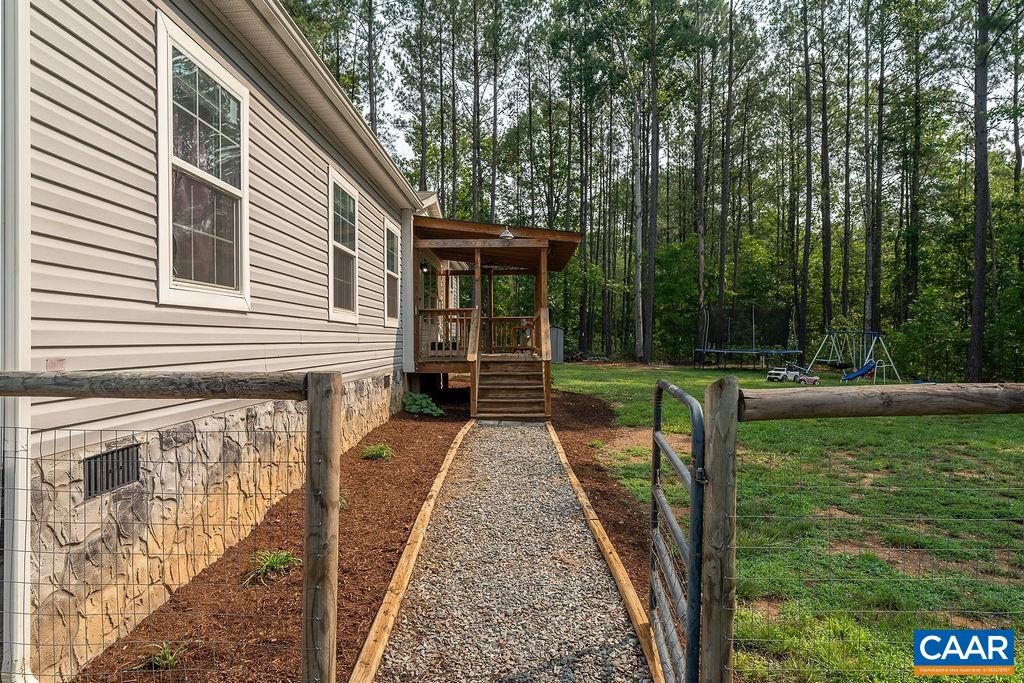 1075 Middle Fork Road Palmyra, VA 22963 - Photo 3 of 45