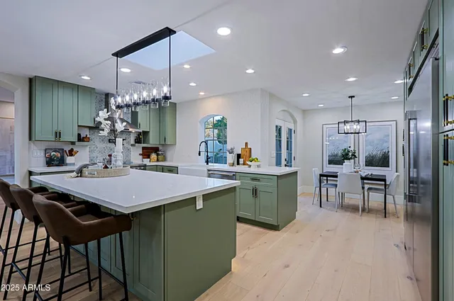 $1,850,000 | 18 West Kaler Drive, Phoenix, AZ 85021