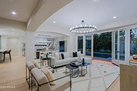 $1,850,000 | 18 West Kaler Drive, Phoenix, AZ 85021