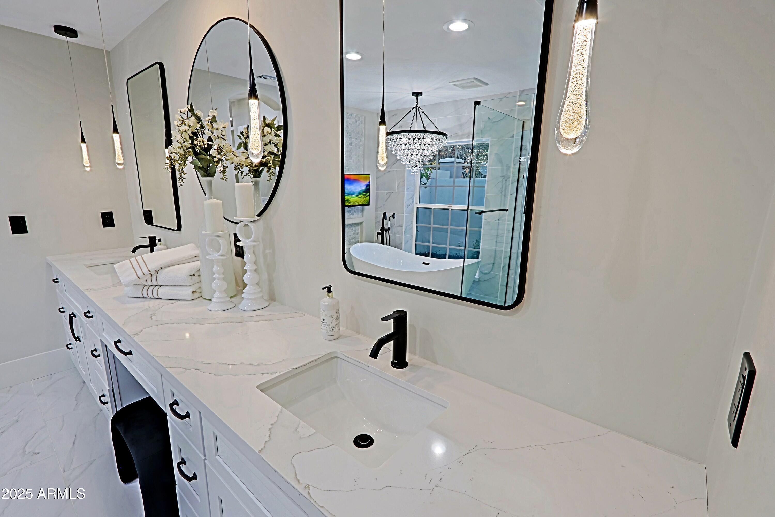 18 West Kaler Drive Phoenix, AZ 85021 - Photo 32 of 77 Double sinks