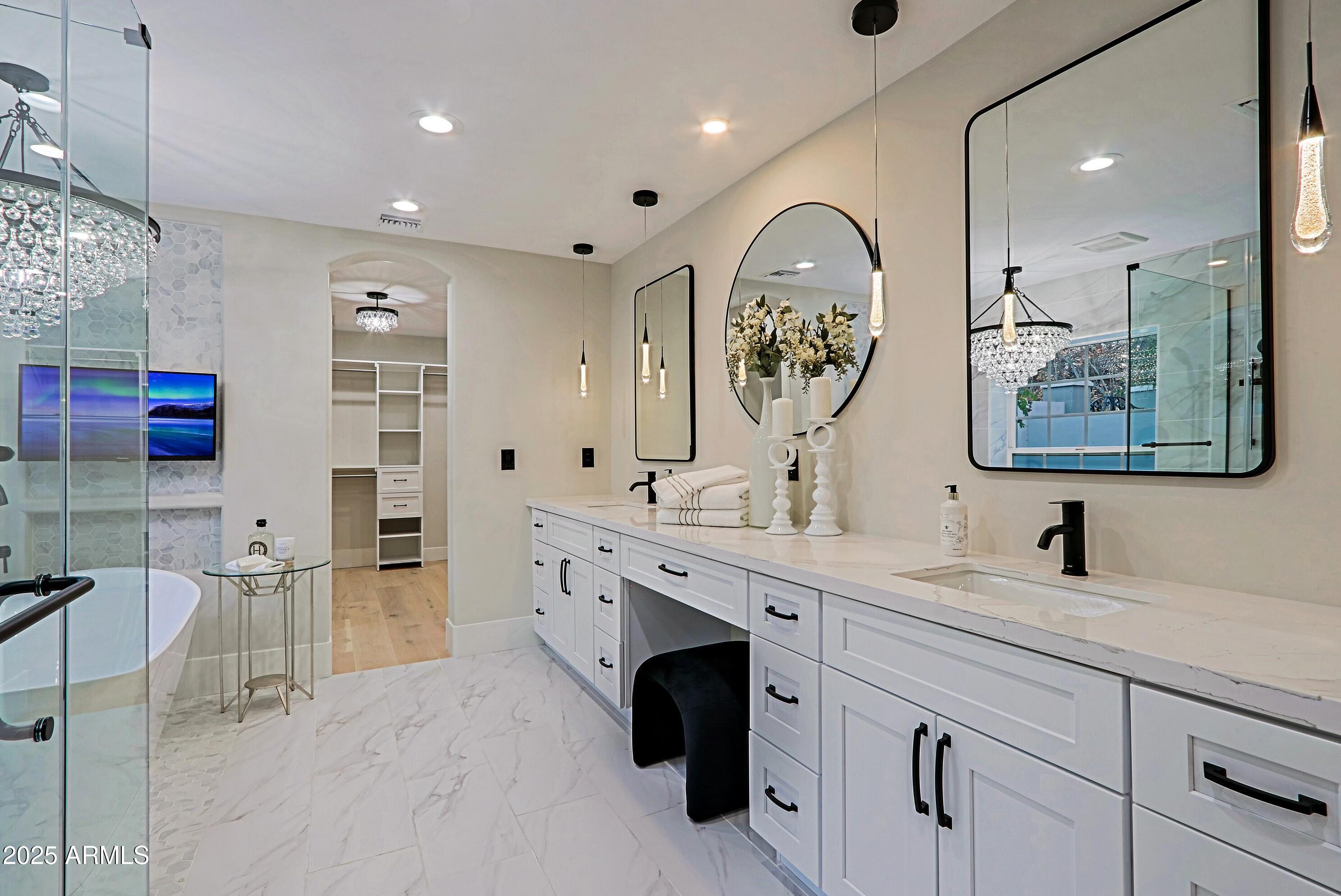 18 West Kaler Drive Phoenix, AZ 85021 - Photo 34 of 77 Bathroom