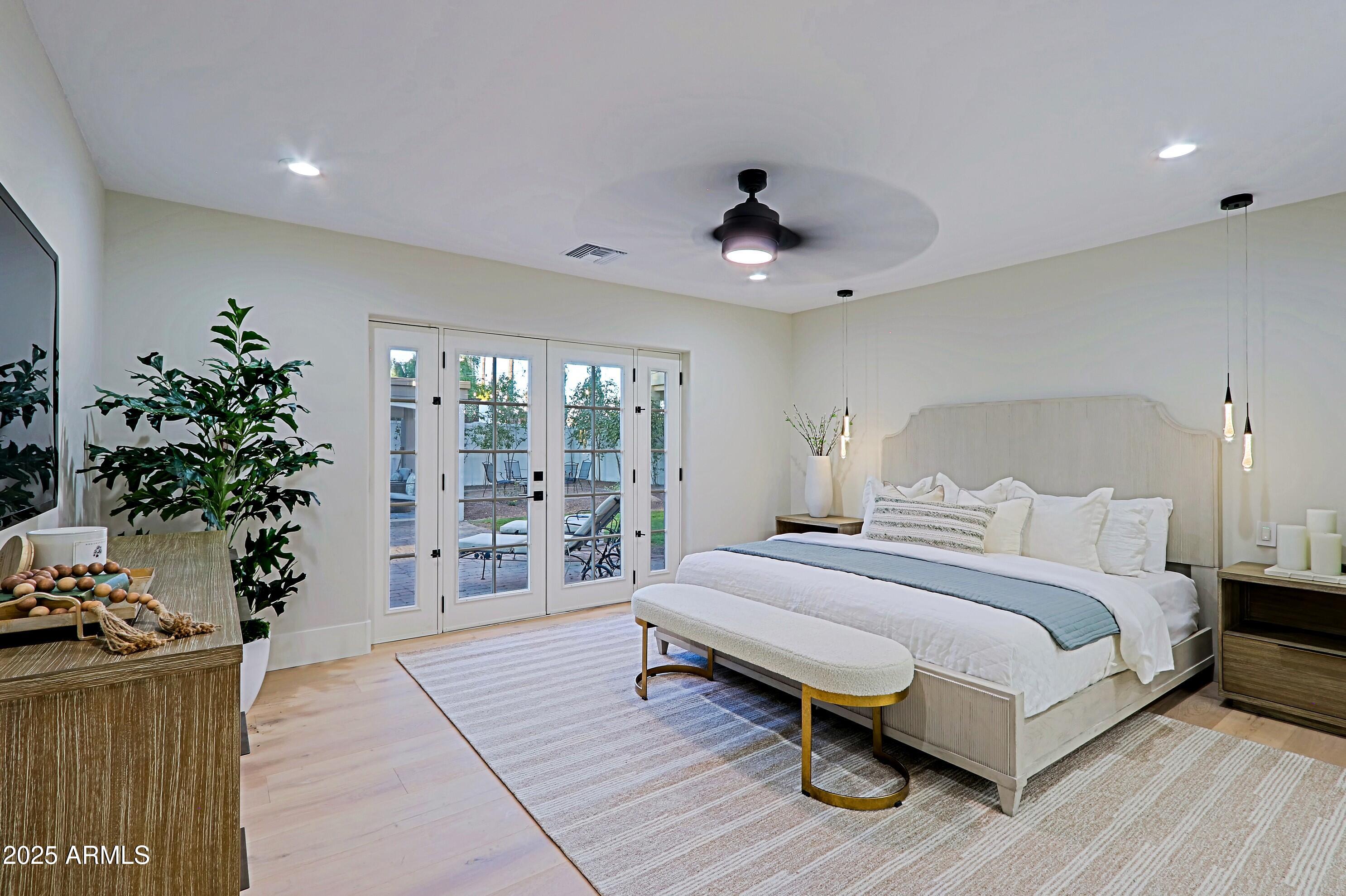 18 West Kaler Drive Phoenix, AZ 85021 - Photo 37 of 77 Primary bedroom