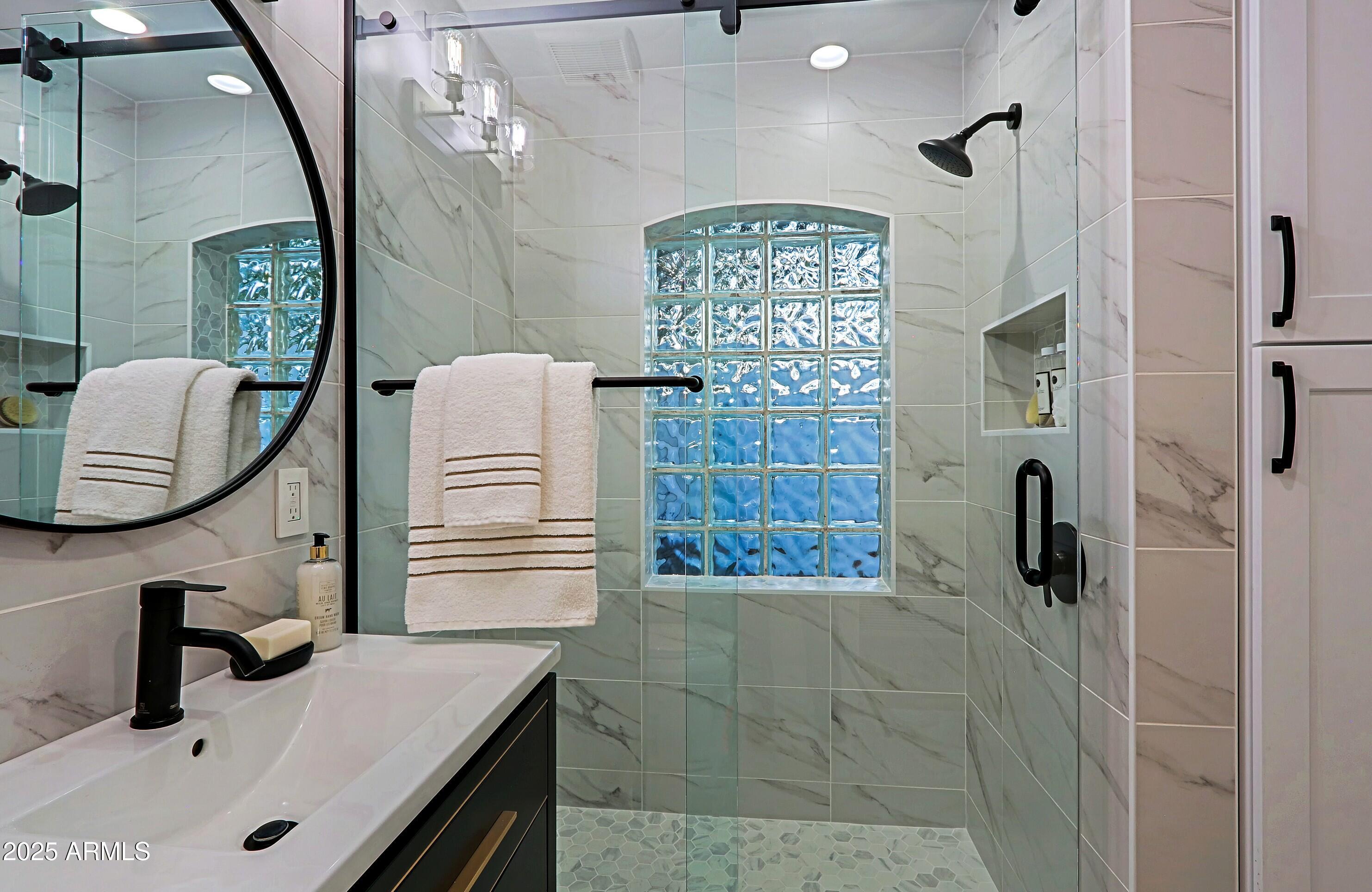 18 West Kaler Drive Phoenix, AZ 85021 - Photo 43 of 77 Guest bathroom