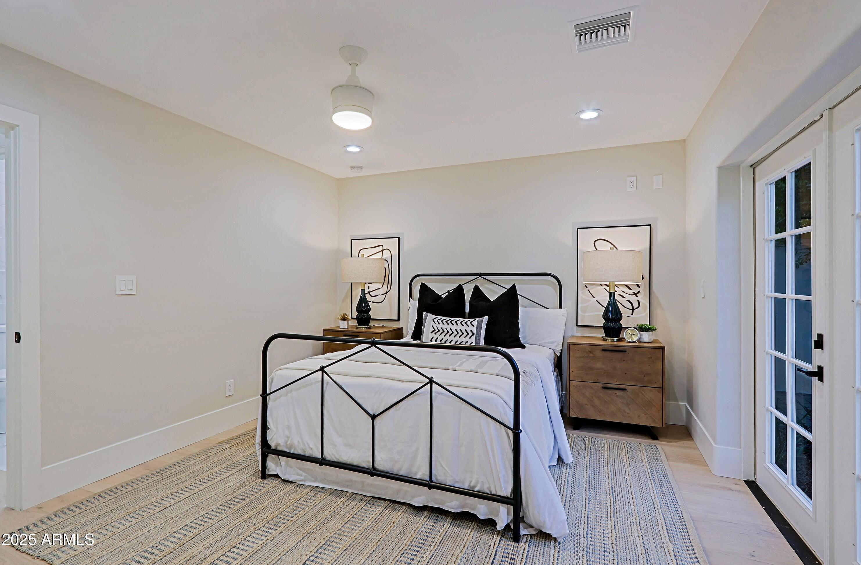 18 West Kaler Drive Phoenix, AZ 85021 - Photo 46 of 77 Guest bedroom