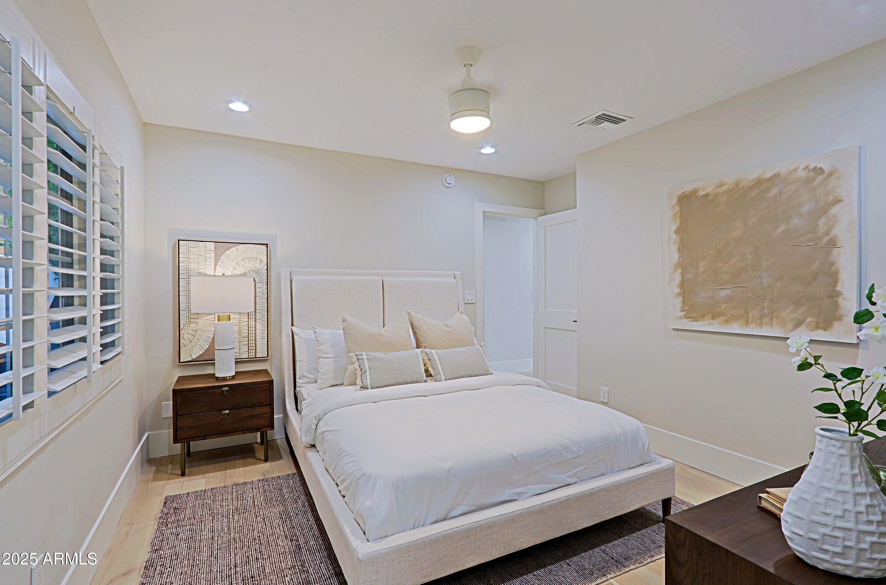 18 West Kaler Drive Phoenix, AZ 85021 - Photo 49 of 77 Guest bedroom 2