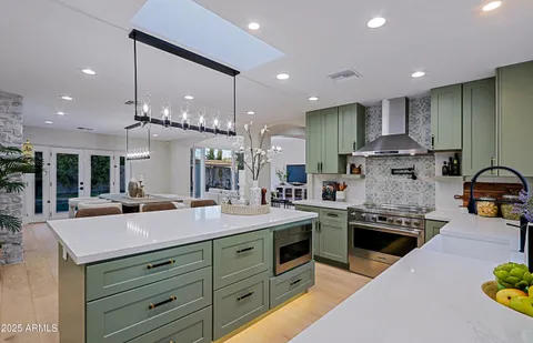 $1,850,000 | 18 West Kaler Drive, Phoenix, AZ 85021