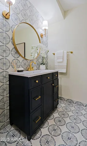 $1,795,000 | 18 West Kaler Drive, Phoenix, AZ 85021