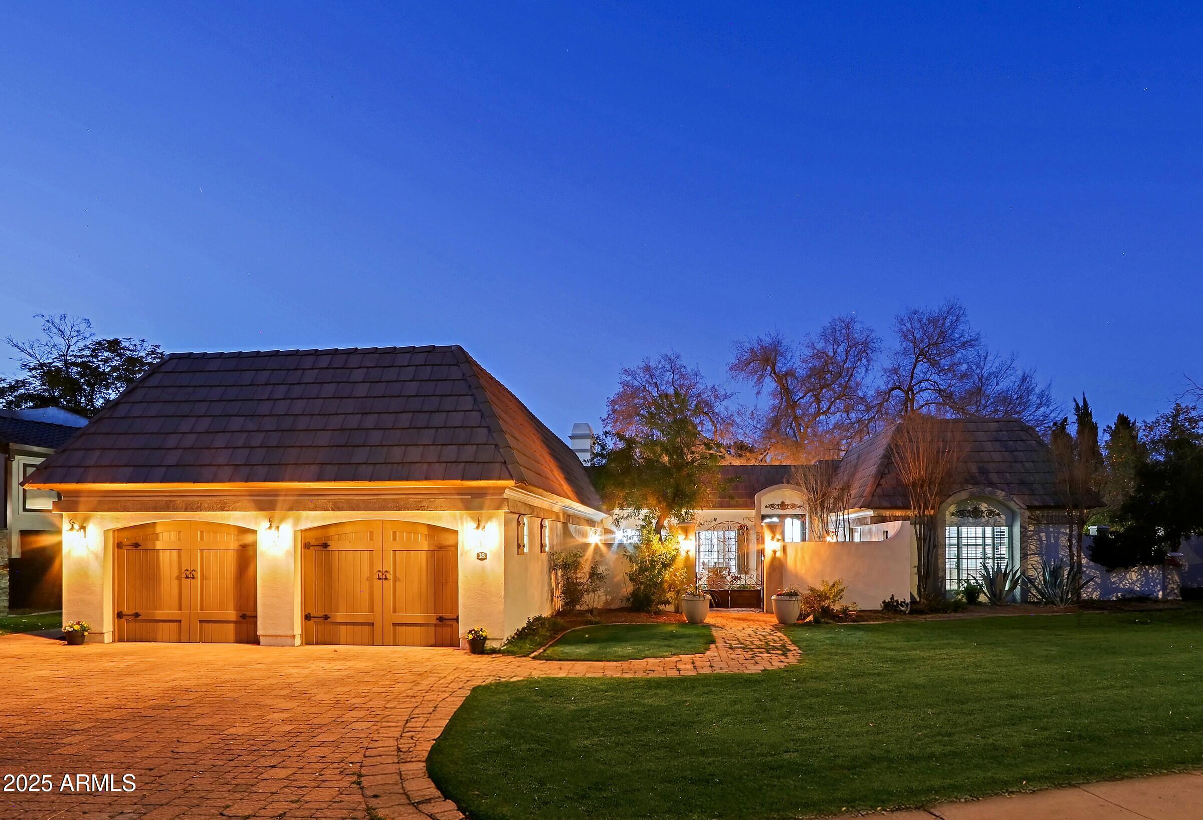 18 West Kaler Drive Phoenix, AZ 85021 - Photo 56 of 77 Front at sunset